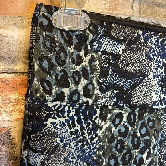5 for $25🔥XS Cheetah Print Multi-Color Leggings - Picture 4 of 7